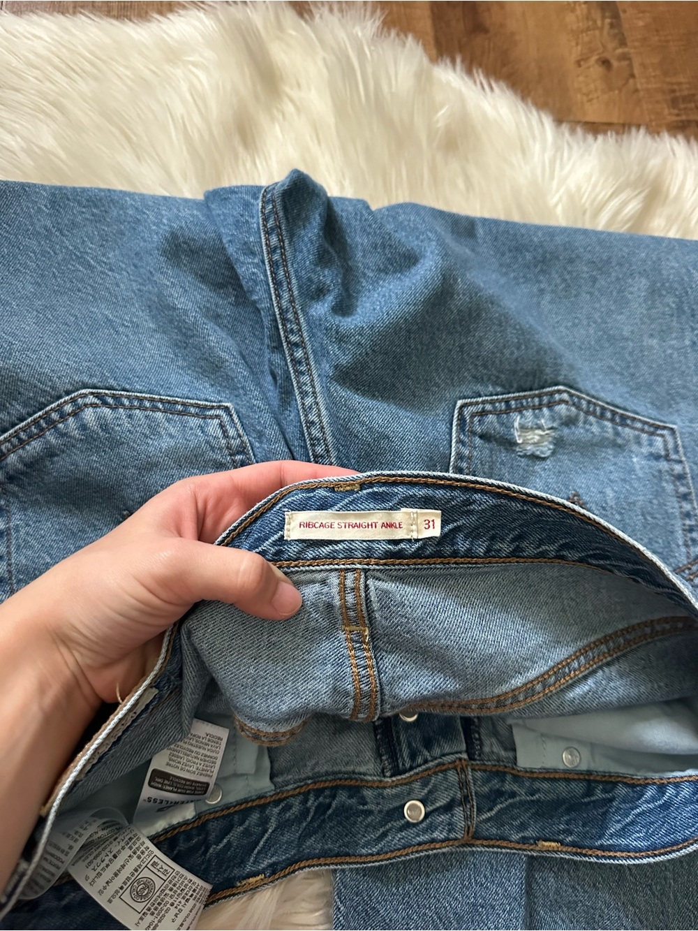 LEVIS Ribcage Straight Ankle Jeans - Picture 4 of 5